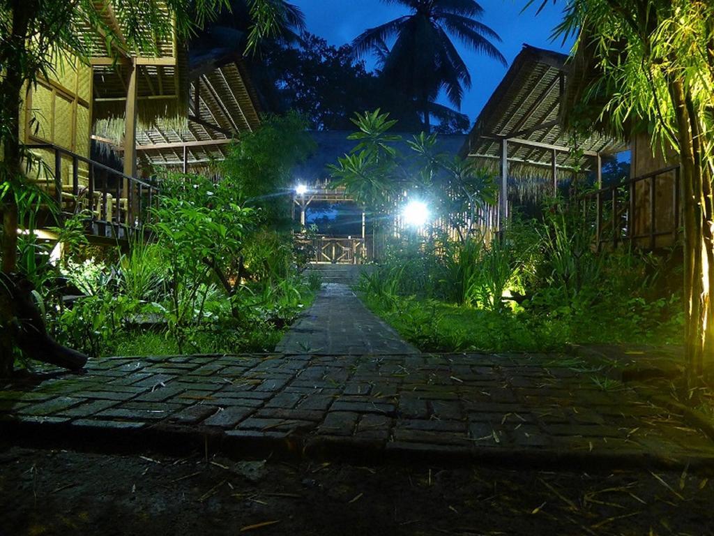 Shibui Garden Bungalows And Restaurant Tanjung  Exterior foto